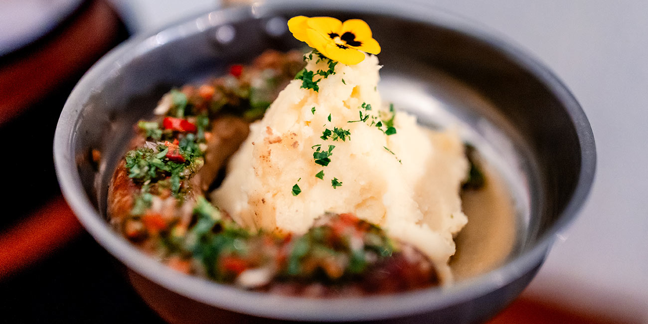 carnati-de-porc-vita-lagoniza-cu-piure-facuti-in-casa