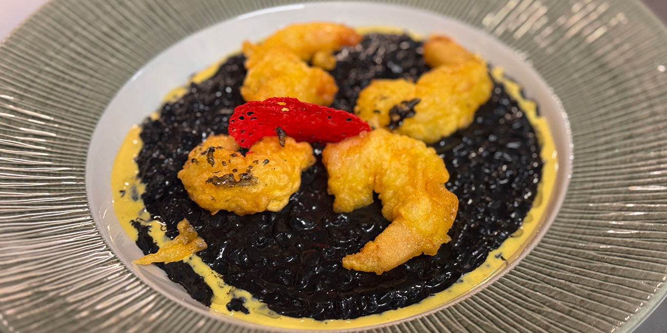 risotto-nero-cu-creveti-tempura-si-arome-andine
